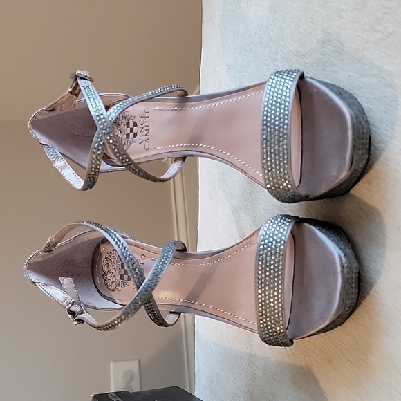 Vince Camuto Gernetto Platinum Crystal Stiletto Heels Size 7.5 - Picture 1 of 11